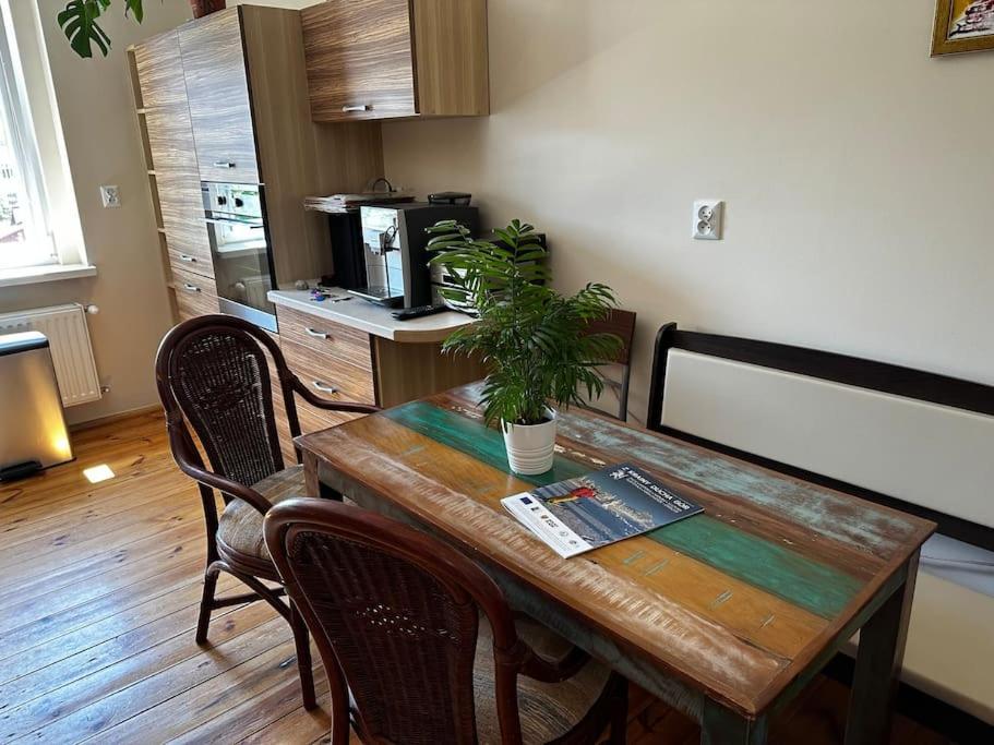 Appartement Jelenizen à Jelenia Góra Extérieur photo